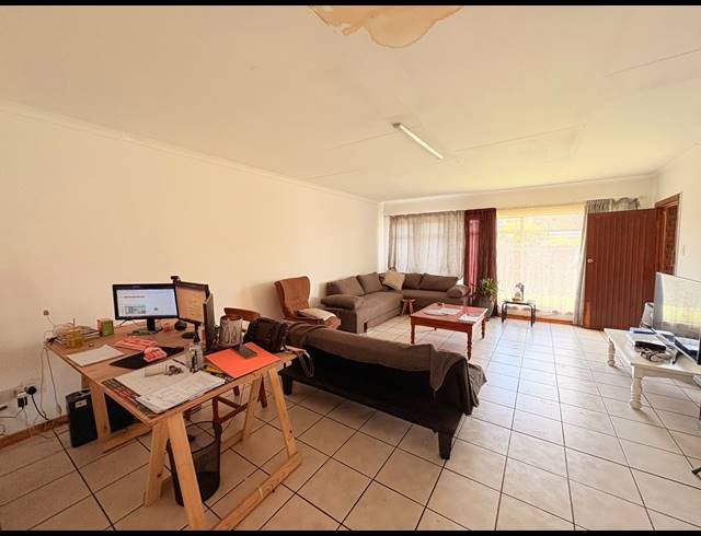 2 BEDROOM TOWNHOUSE FOR SALE IN DUNCANVILLE
